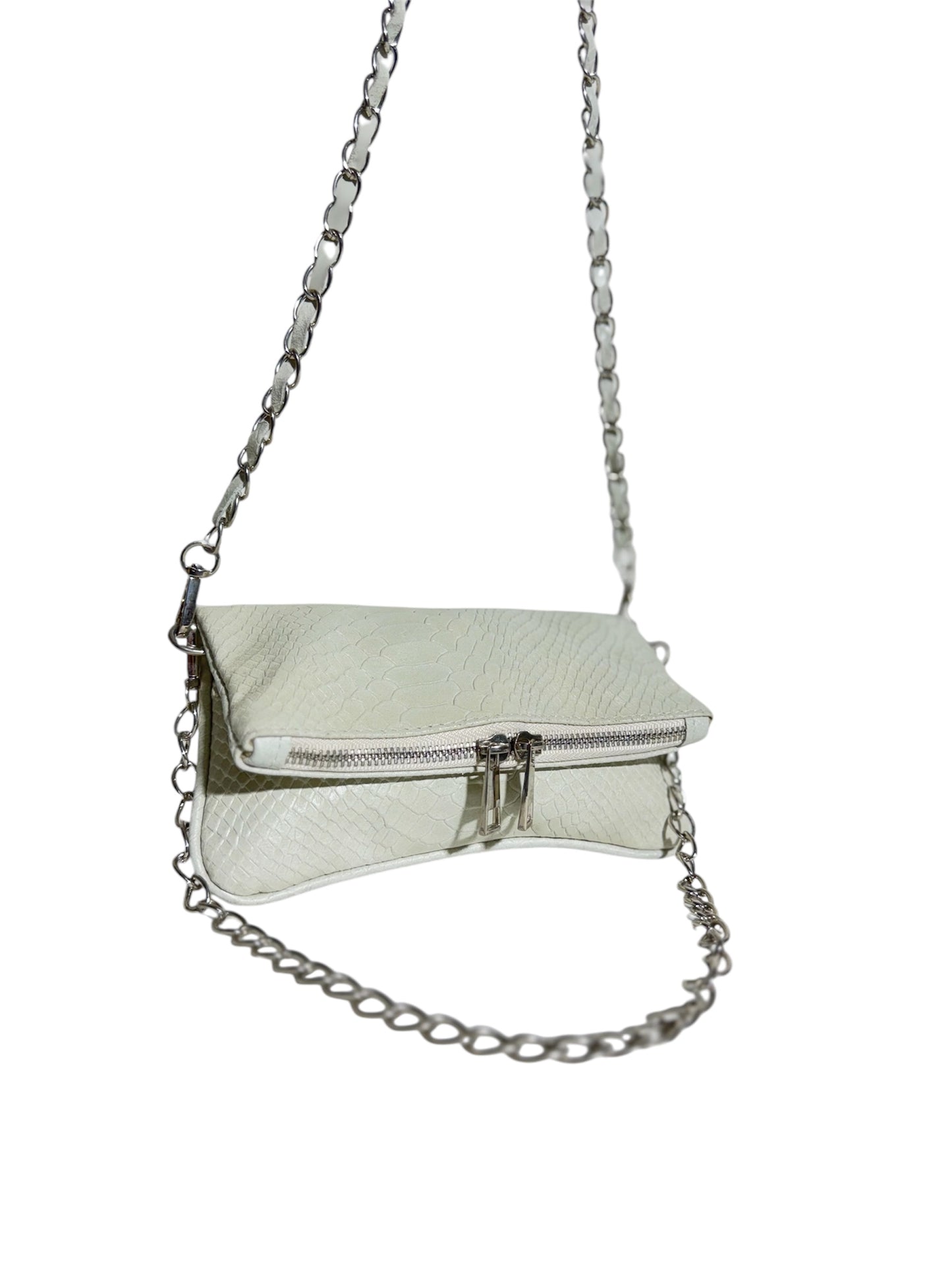 Bolso Blanco Textura Reptil con Cadena Plateada