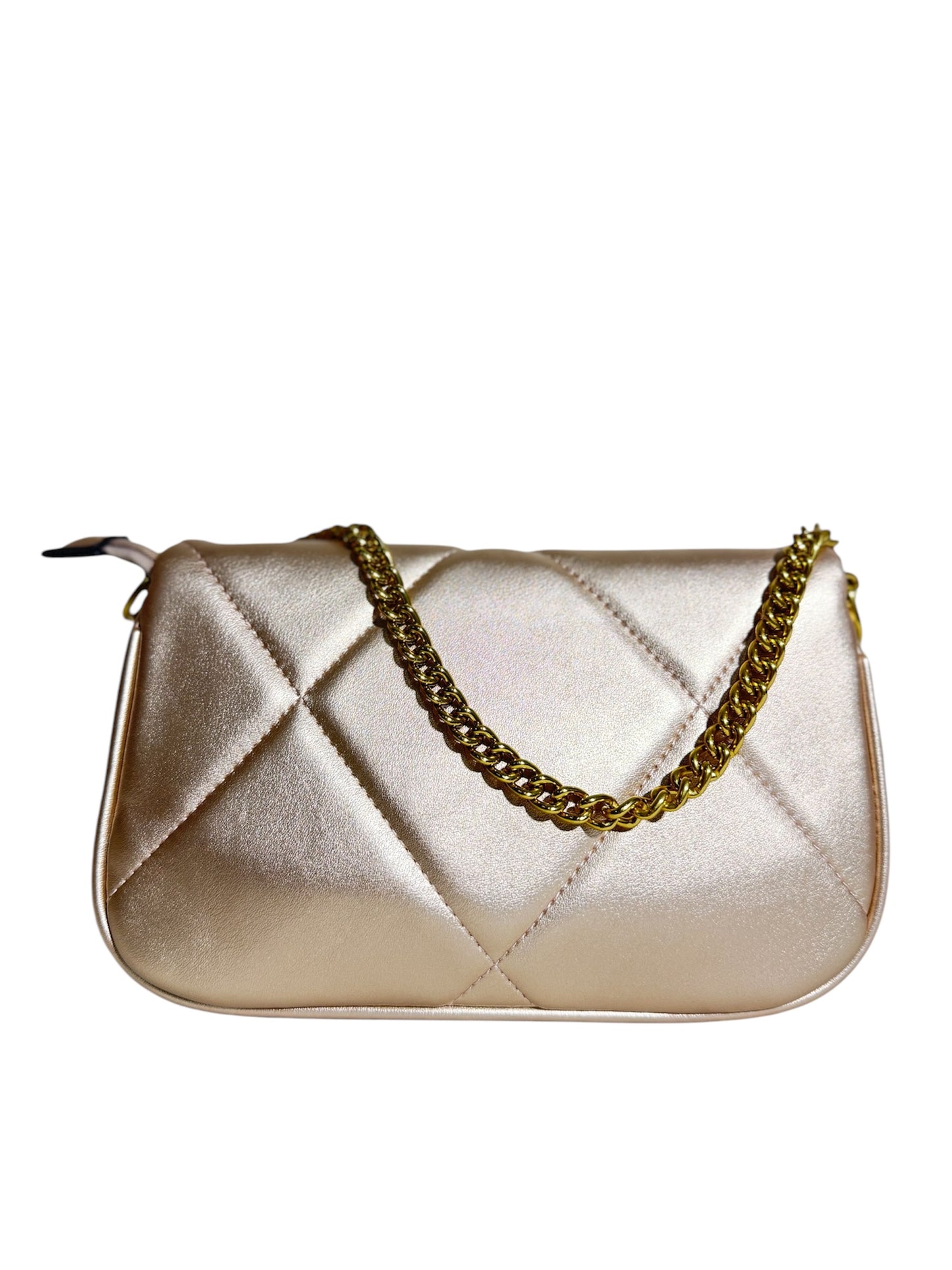Bolso Acolchado Oro con Cadena