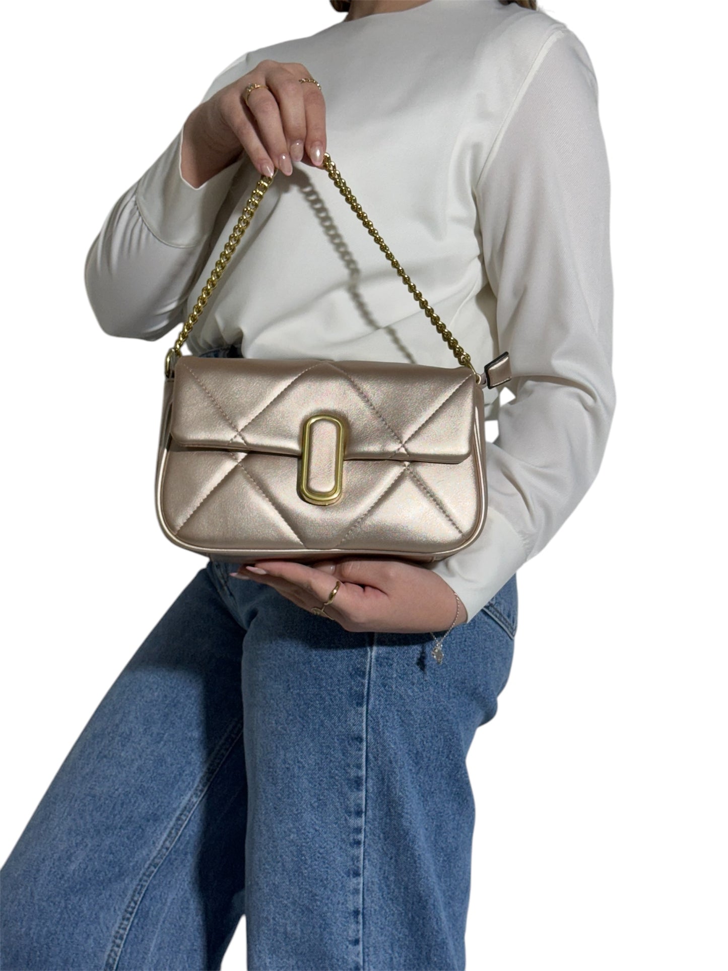 Bolso Acolchado Oro con Cadena